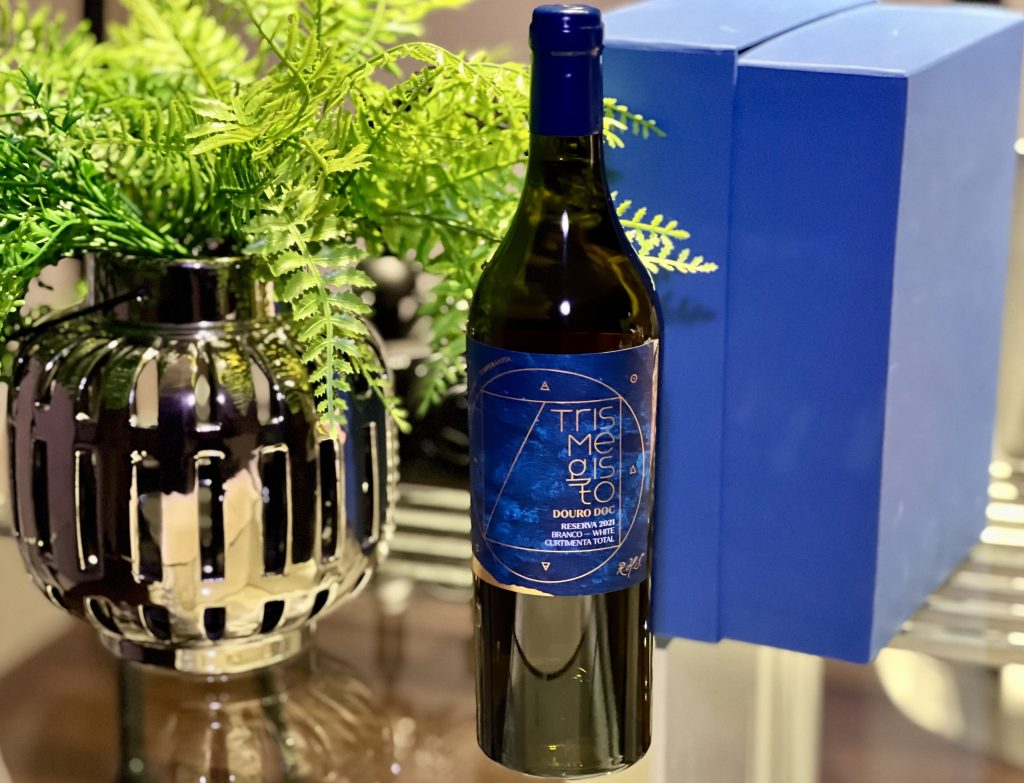 Trismegisto, Uma Verdadeira Alquimia de Baco